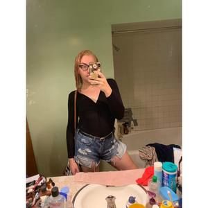 Meet your Posher, Karlee